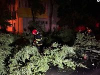 ISU Suceava, în sprijinul pompierilor bucureşteni care au acţionat după furtună