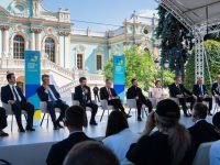 Preşedintele Nicuşor Dan a discutat cu autorităţile judeţene sucevene despre criza guvernamentală