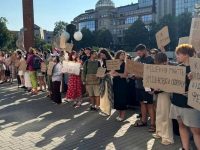 Mii de ucraineni au protestat după demiterea ministrului Apărării